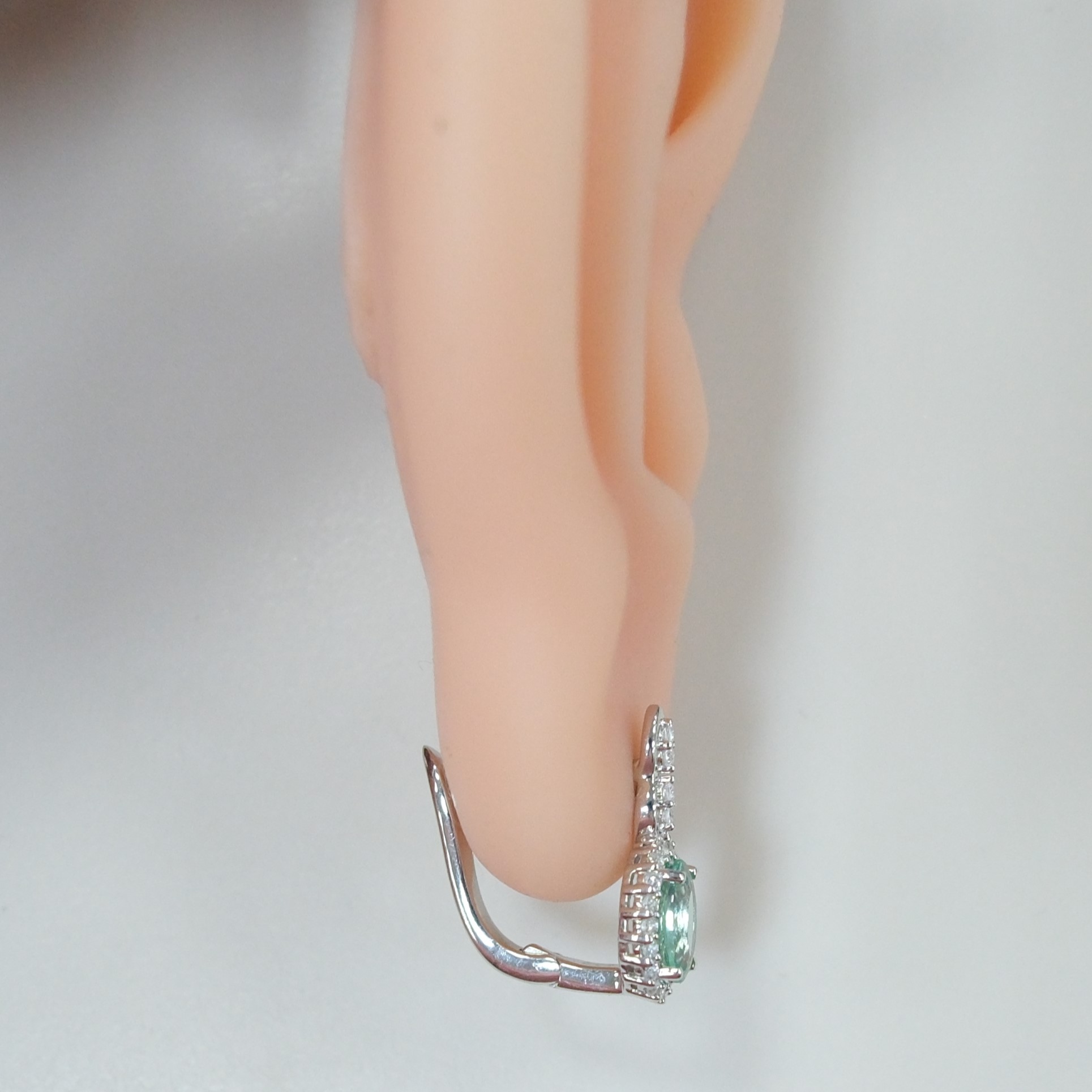 Серебряные серьги с апатитами